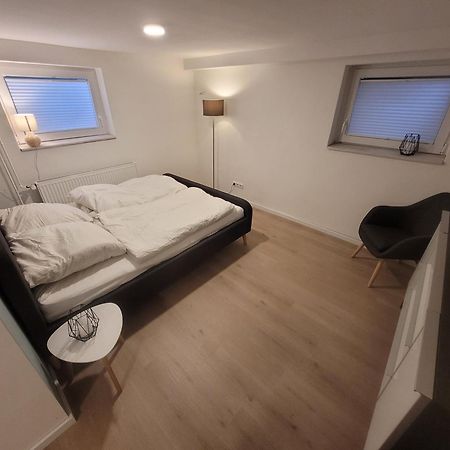 Zimmer Im Souterrain Mit Eigenem Bad Celle Eksteriør bilde